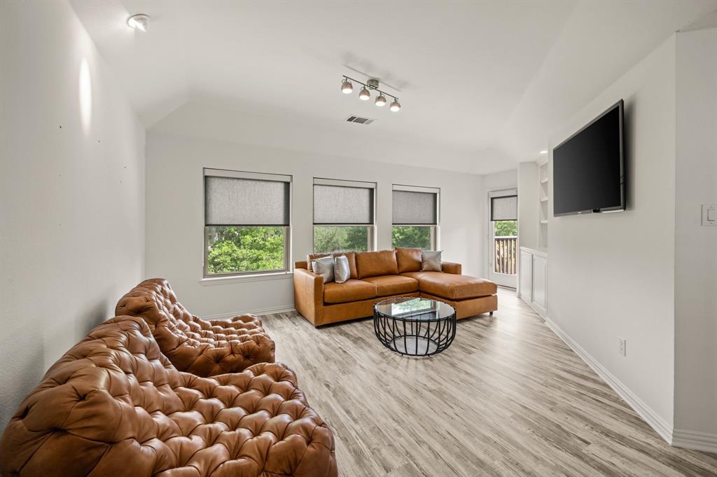 Stewart Peninsula Cottonwood S - Residential