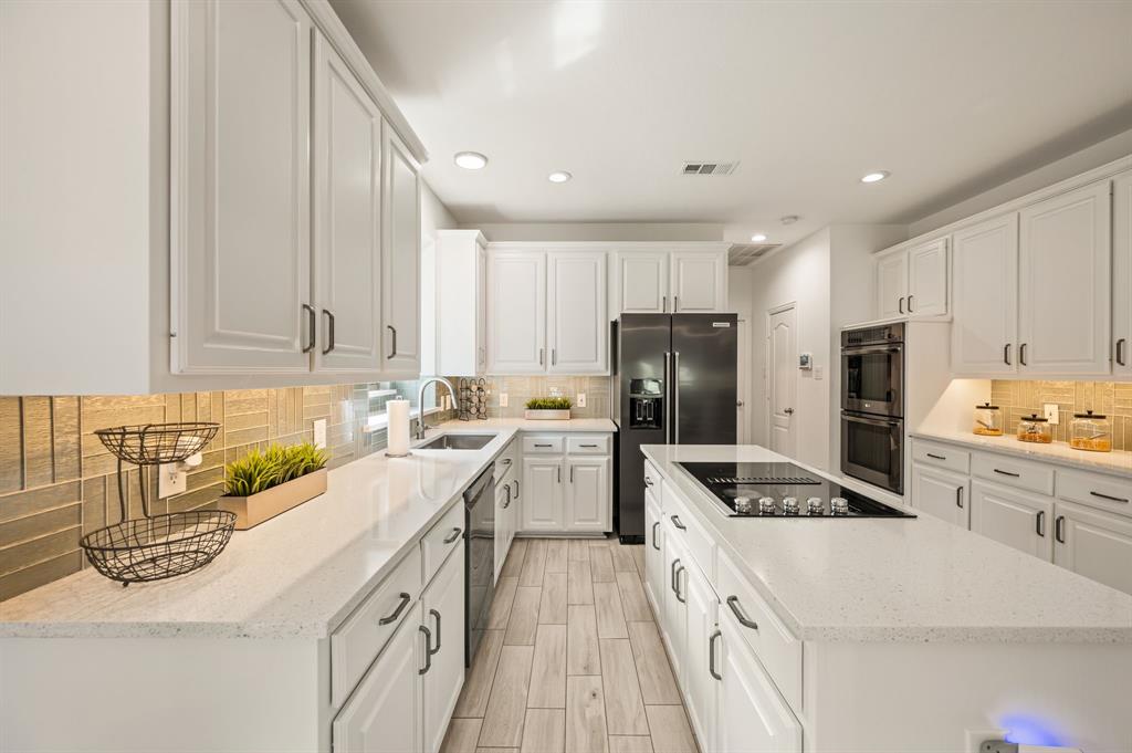 Stewart Peninsula Cottonwood S - Residential