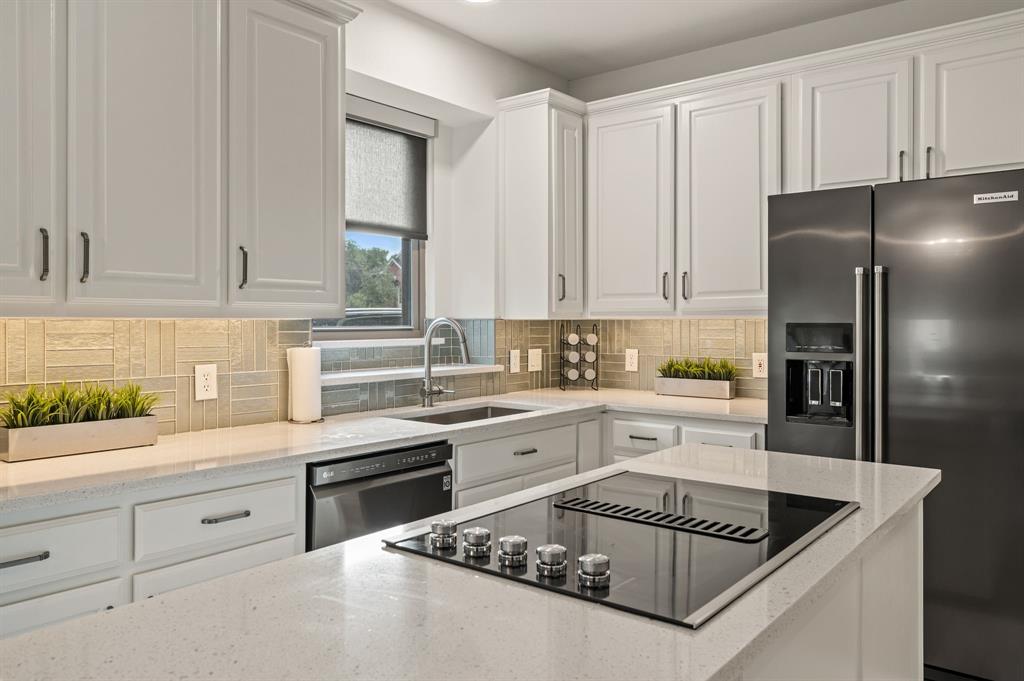 Stewart Peninsula Cottonwood S - Residential