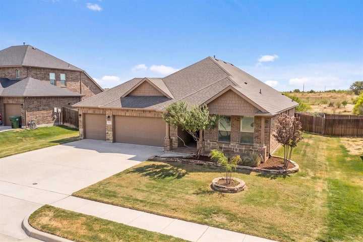 Photo 1 of 40 — 3448 Chloe Avenue, Krum, TX 76249
