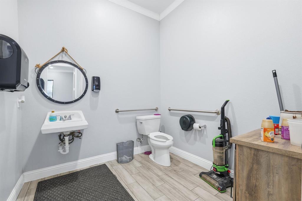 Kang - Commercial Sale