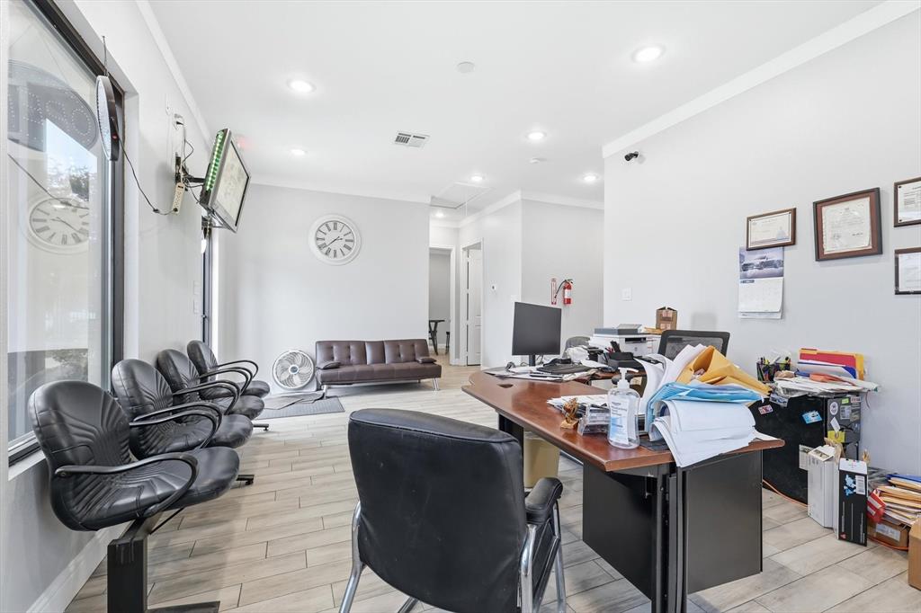 Kang - Commercial Sale