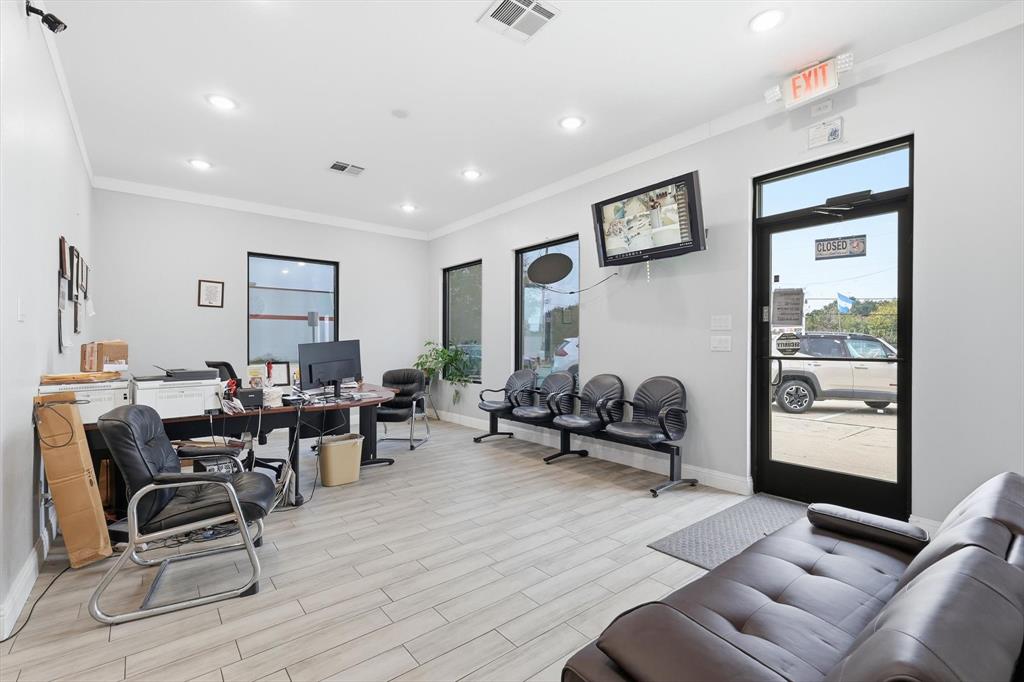 Kang - Commercial Sale