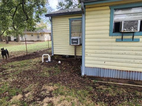 Tiny photo for 407 E Hughes Street, Collinsville, TX 76233 (MLS # 21101959)