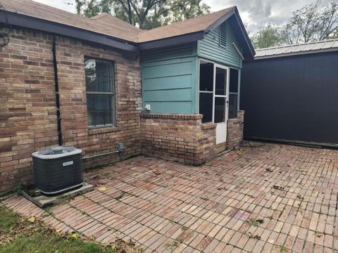 Tiny photo for 407 E Hughes Street, Collinsville, TX 76233 (MLS # 21101959)