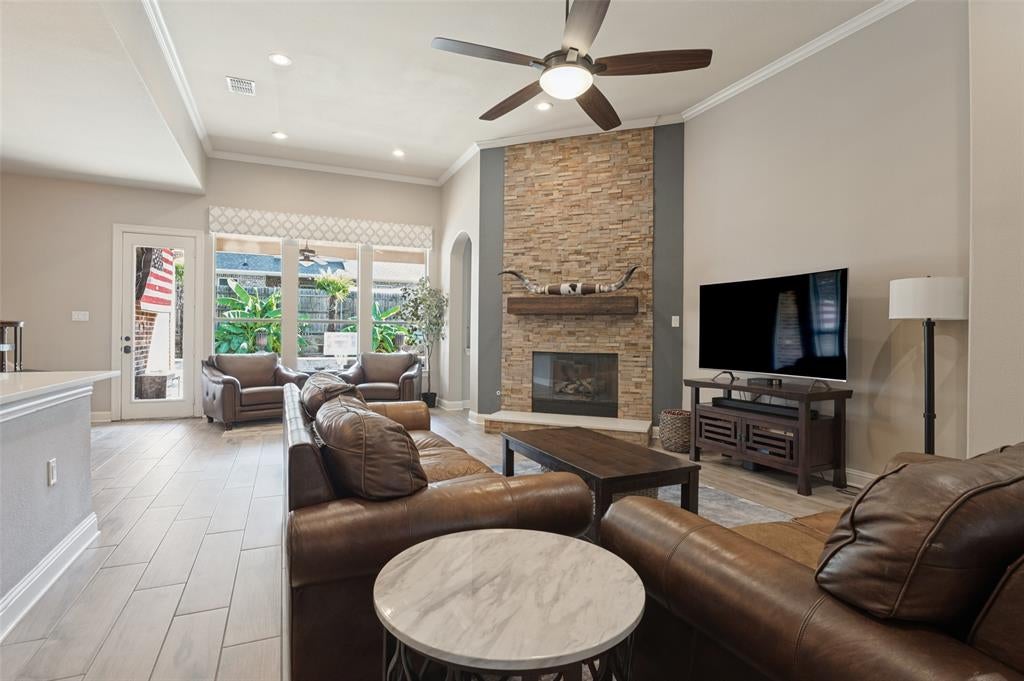 1504 Daisy Lane