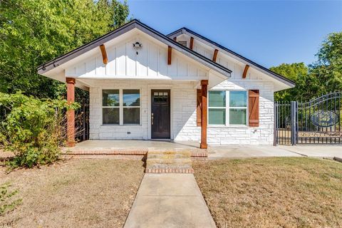 1423 E Davis Avenue Fort Worth TX 76104