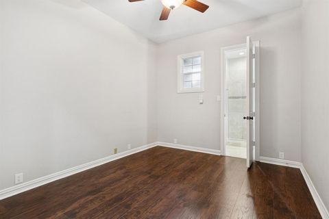 Tiny photo for 5200 Longview Street, Dallas, TX 75206 (MLS # 21100957)