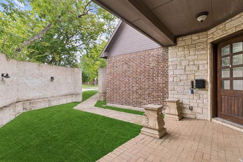 Tiny photo for 5200 Longview Street, Dallas, TX 75206 (MLS # 21100957)