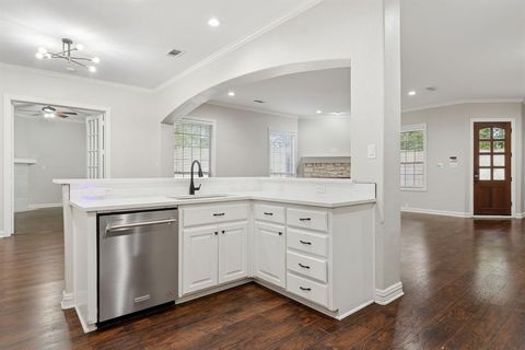 Tiny photo for 5200 Longview Street, Dallas, TX 75206 (MLS # 21100957)