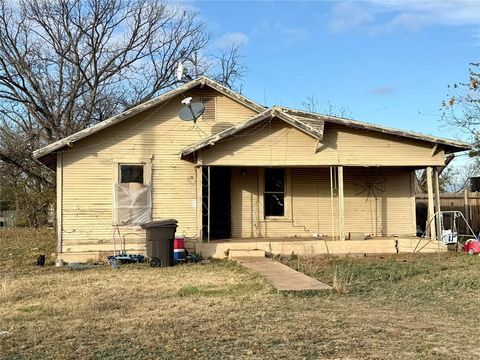 201 E Victoria Brady TX 76825