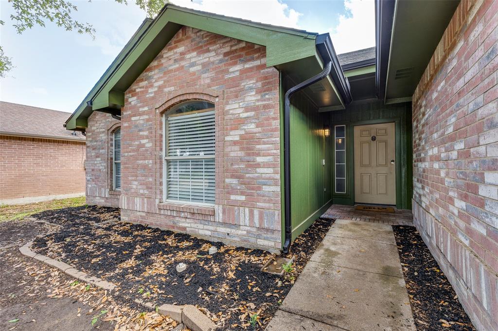 943 Santa Fe Drive
