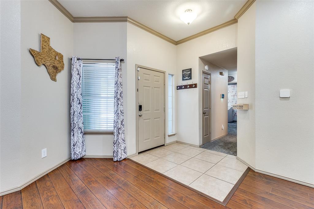 943 Santa Fe Drive