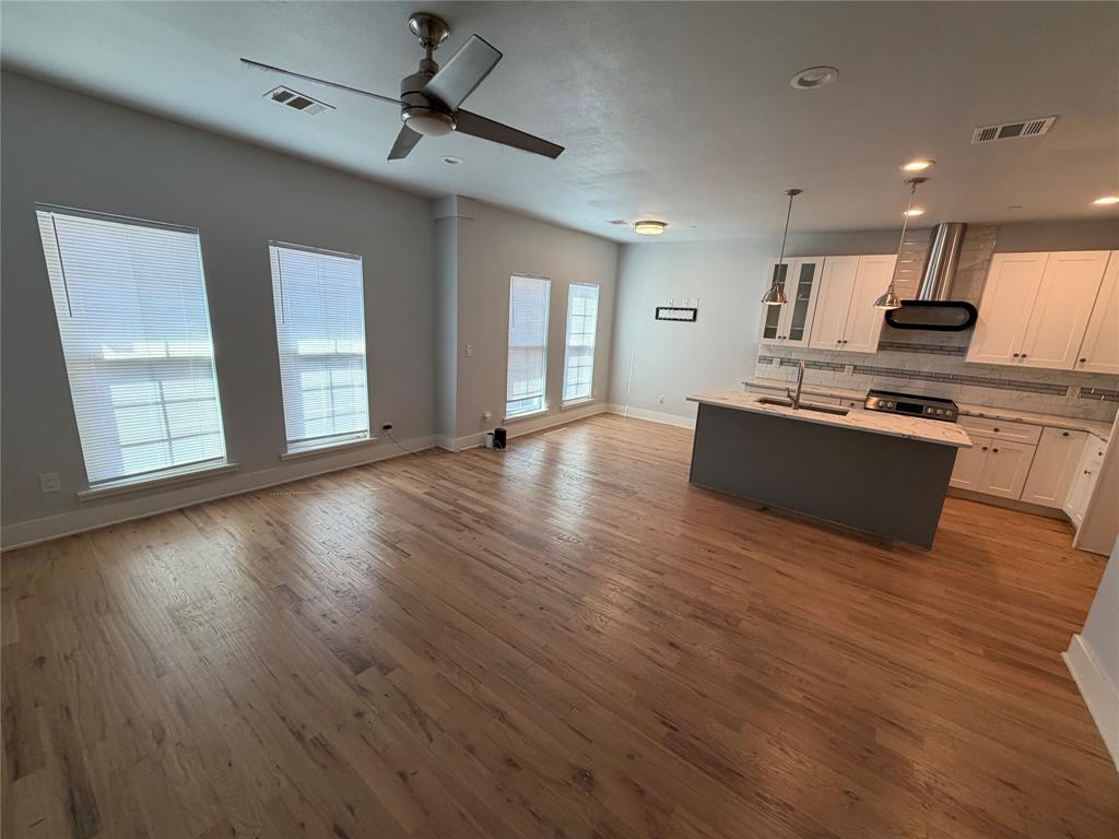 STUTZ CONDOMINIUM - Residential