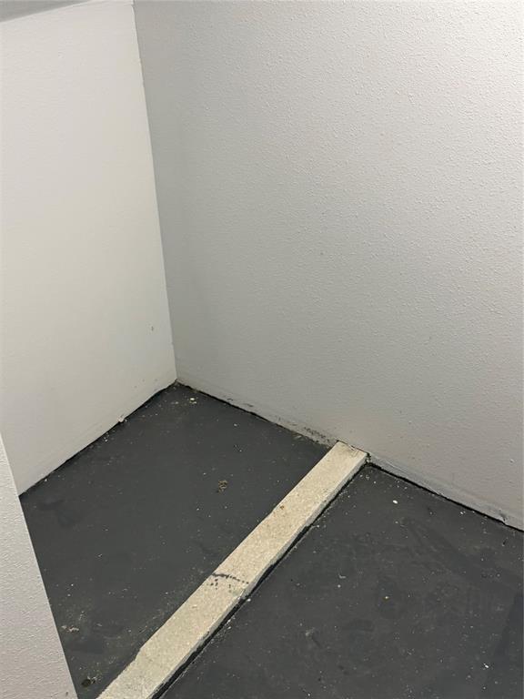 STUTZ CONDOMINIUM - Residential