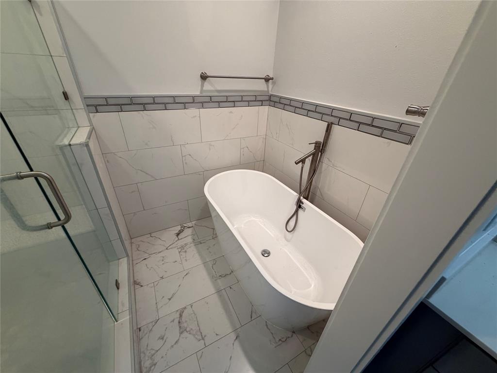 STUTZ CONDOMINIUM - Residential