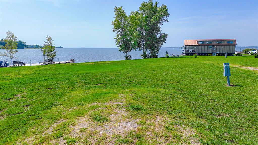 Peninsula Point - Land