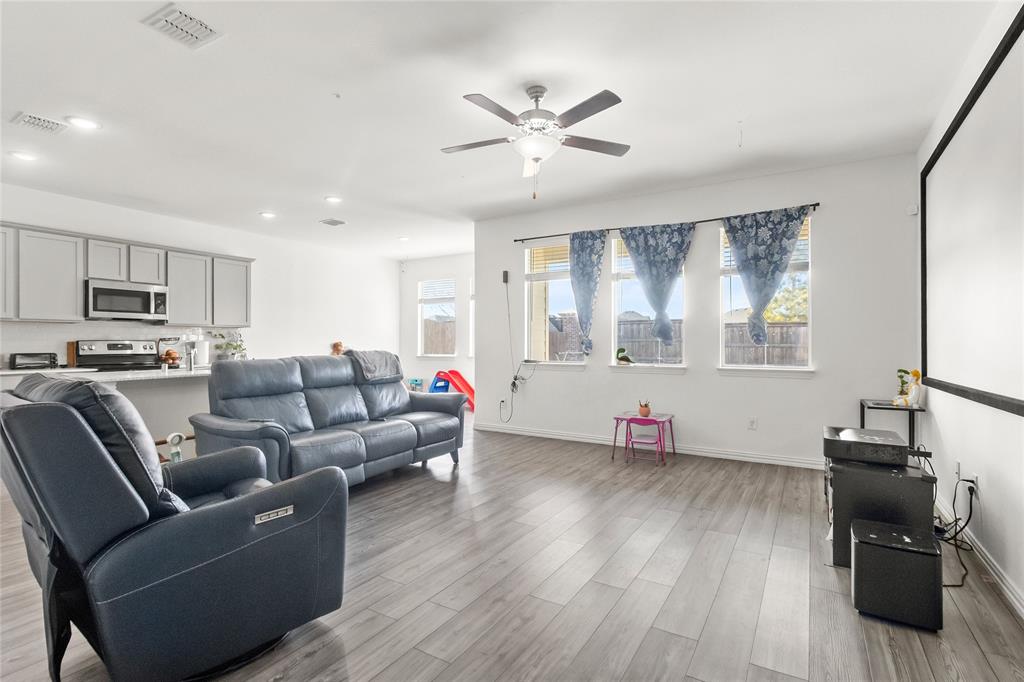 3505 Riverside Drive