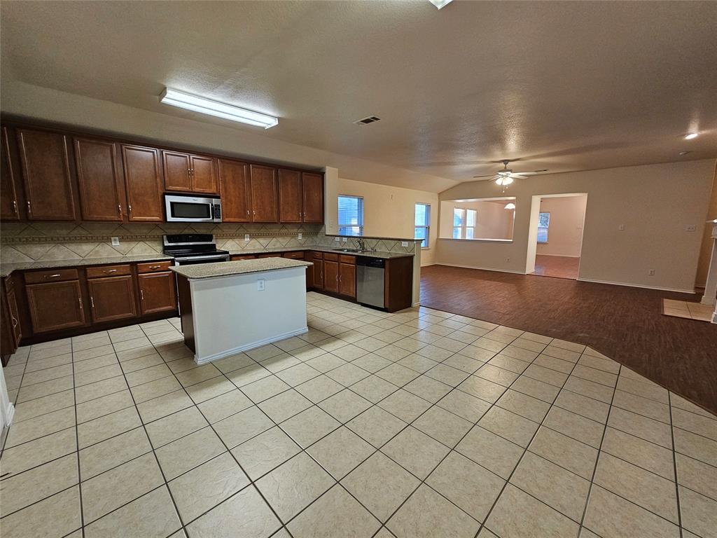 Lake Parks 01a - Residential Lease