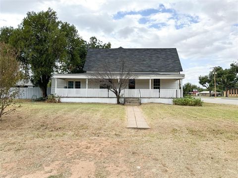 511 N Tackitt Street Seymour TX 76380