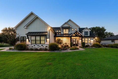 Photo of 1121 The Shores Drive, Corsicana, TX 75109 (MLS # 21370795)