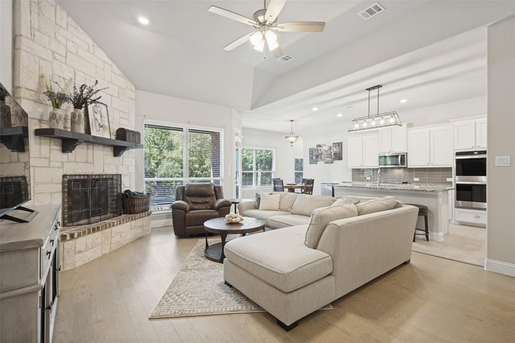 6101 Starr Drive
