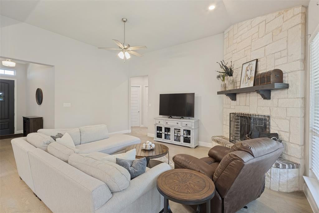6101 Starr Drive