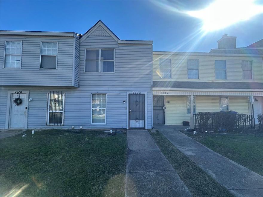 This is a bright and open 2-story townhome with fresh paint, new flooring, spacious bedrooms, and lots of closet space. Both bedrooms are upstairs. Private-fenced backyard. Conventional financing accepting.