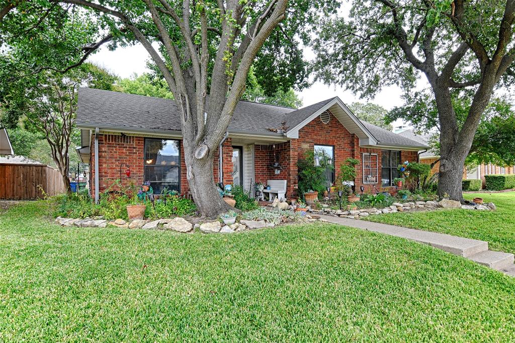 2325 Lancecrest Drive