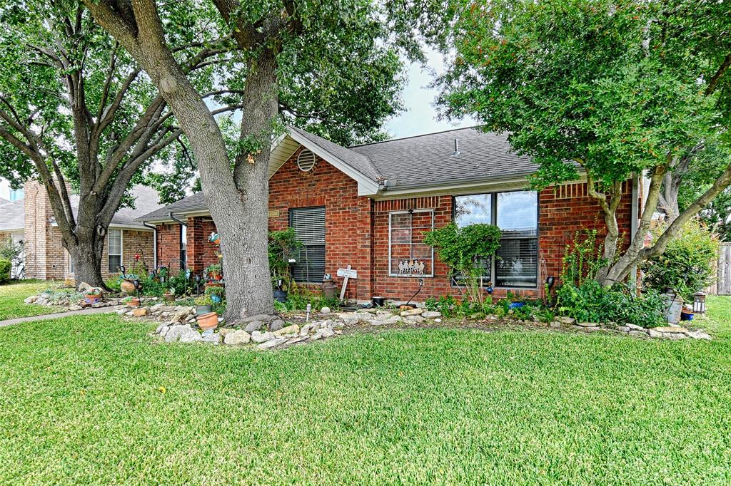 2325 Lancecrest Drive