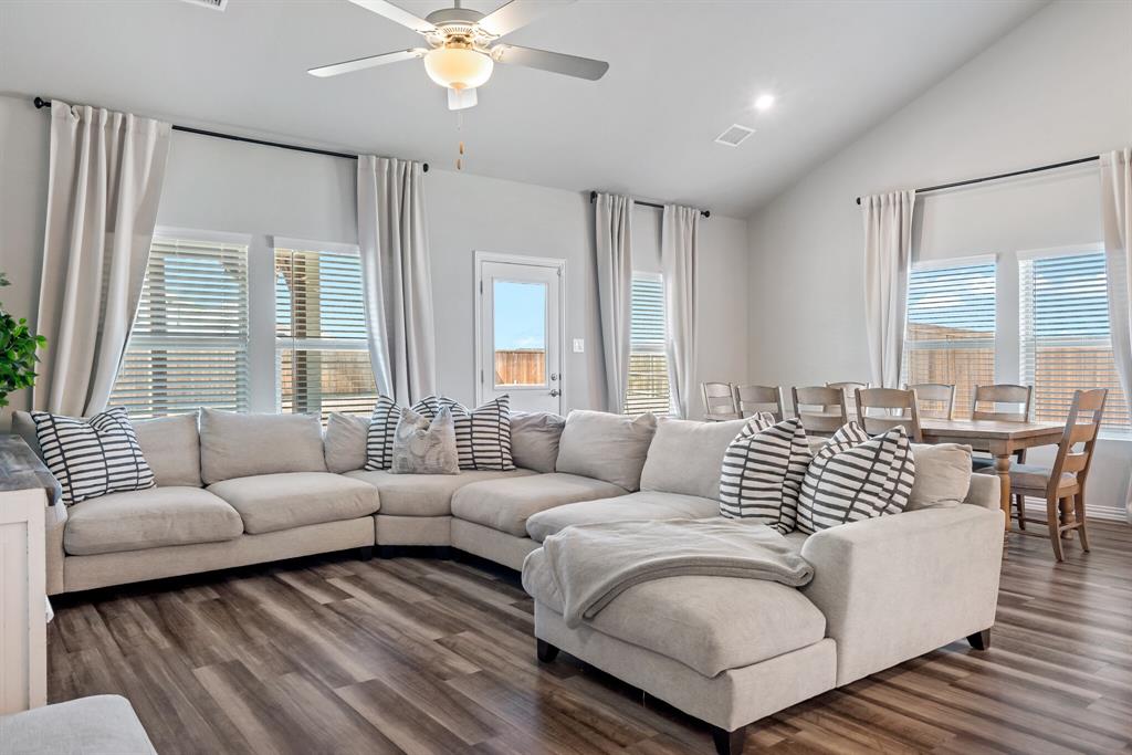 1504 Berry Ridge Trail