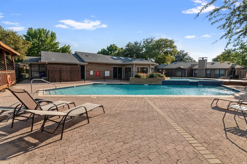 Shadowood Trail Condo - Residential