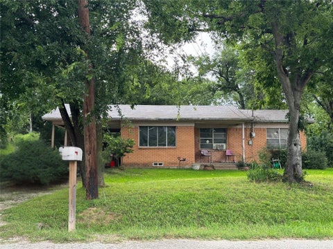 Photo of 204 W End Street, Terrell, TX 75160 (MLS # 21288818)