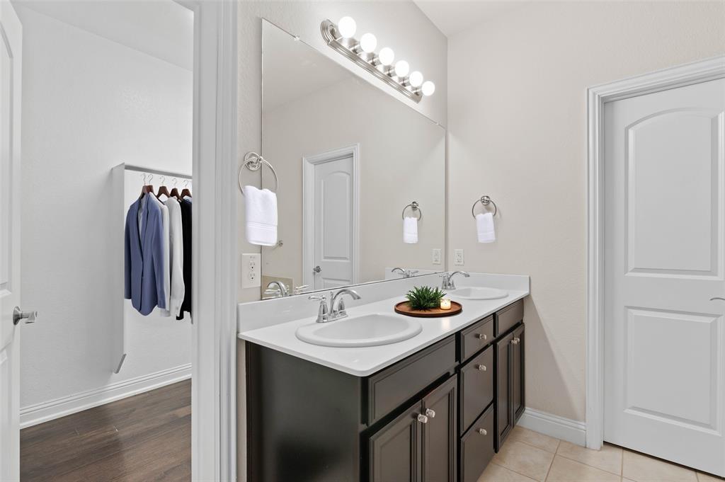 Rolling Mdws East - Residential