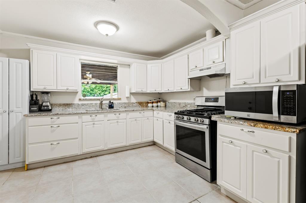 2811 Carlson Drive
