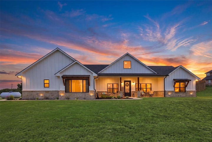 Photo 1 of 39 — 3657 Harrell Road, Howe, TX 75459