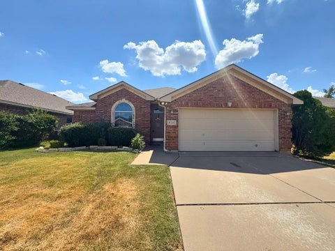 Photo of 8320 Trinity Vista Trail, Fort Worth, TX 76053 (MLS # 21391425)