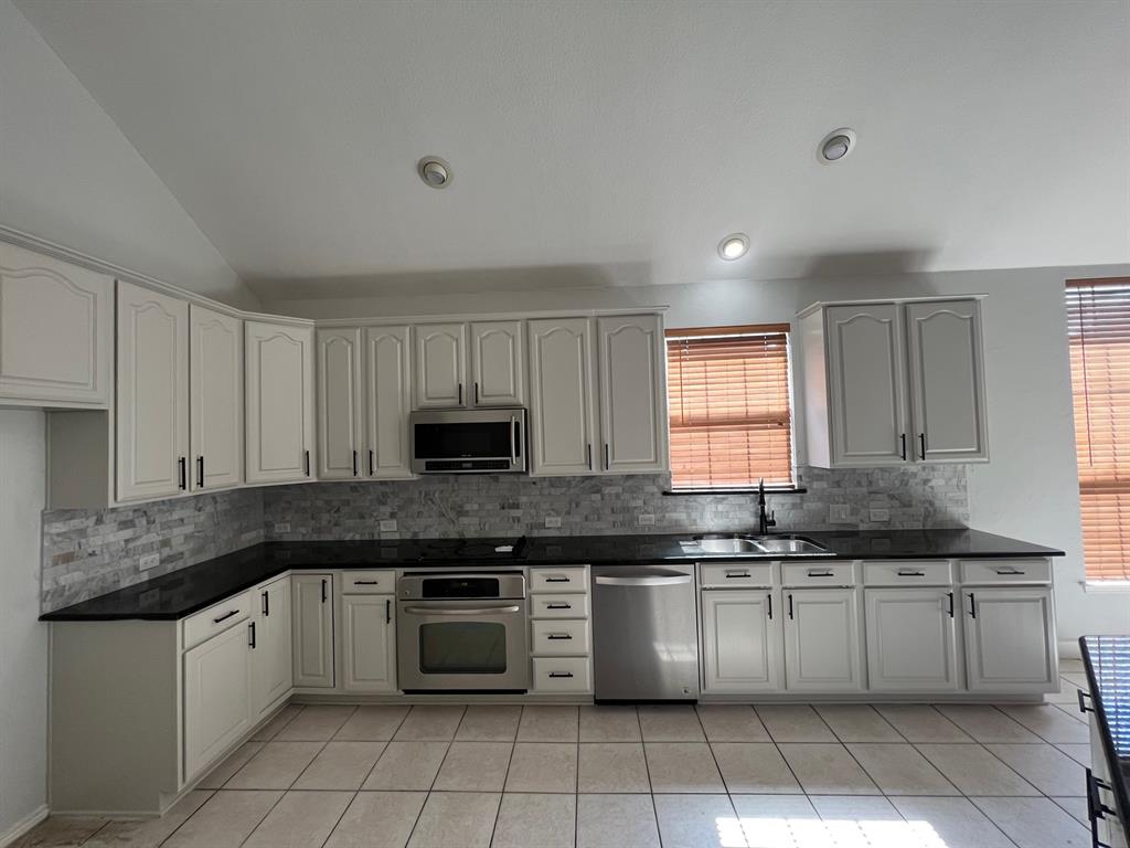 Ridgeview Ranch Add Ph IV - Residential Lease