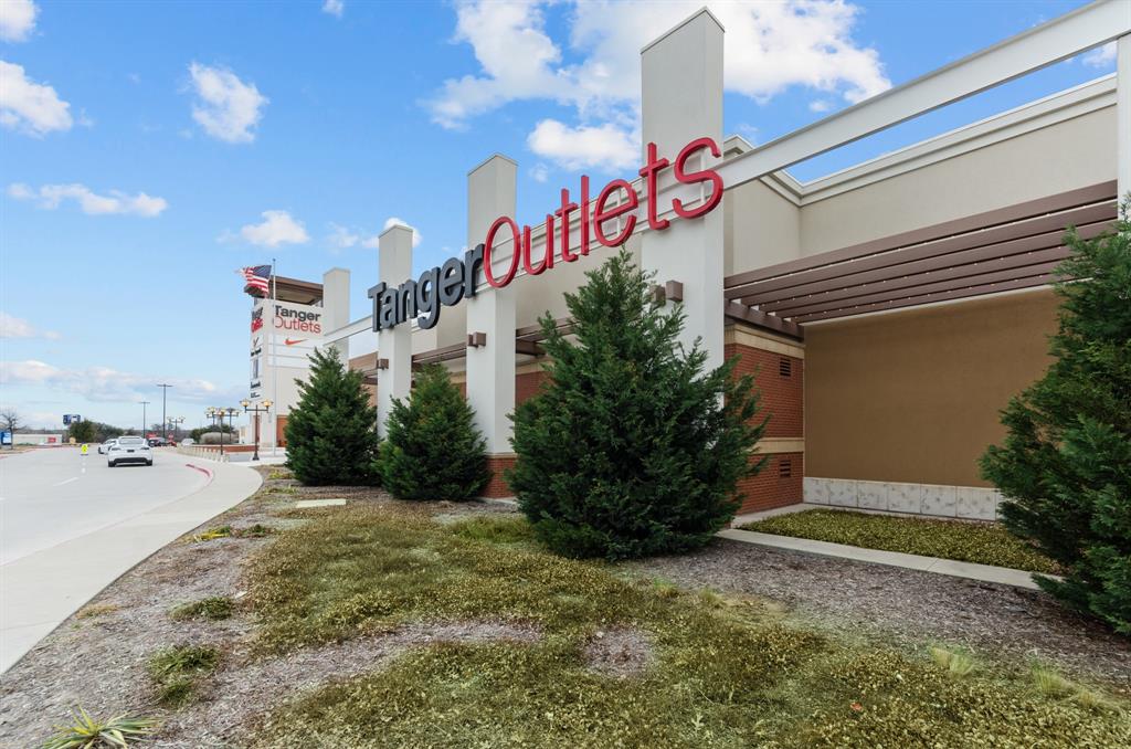 Sanderos - Residential