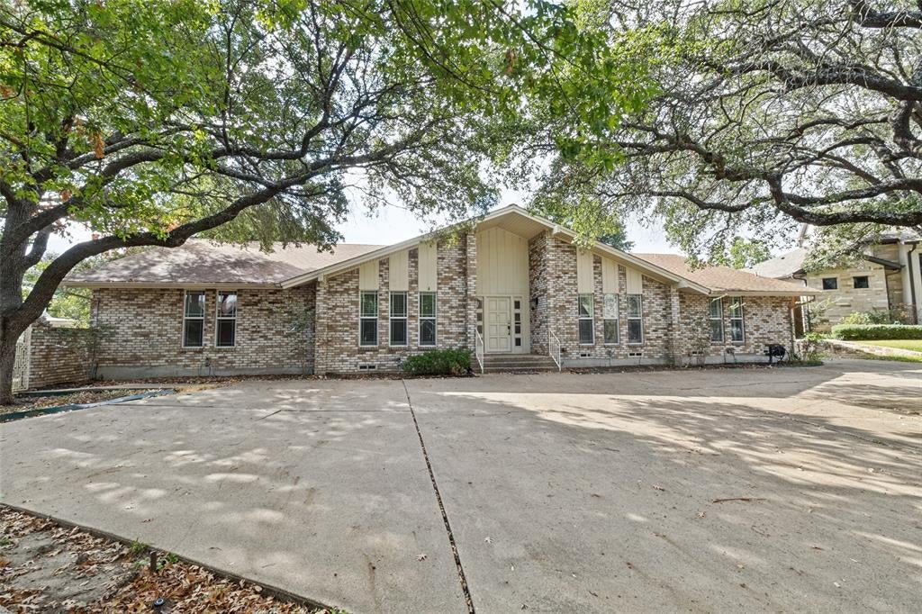 6936 Wildglen Drive