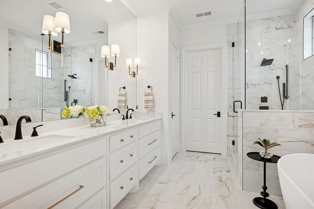 Lacima Manor - Residential