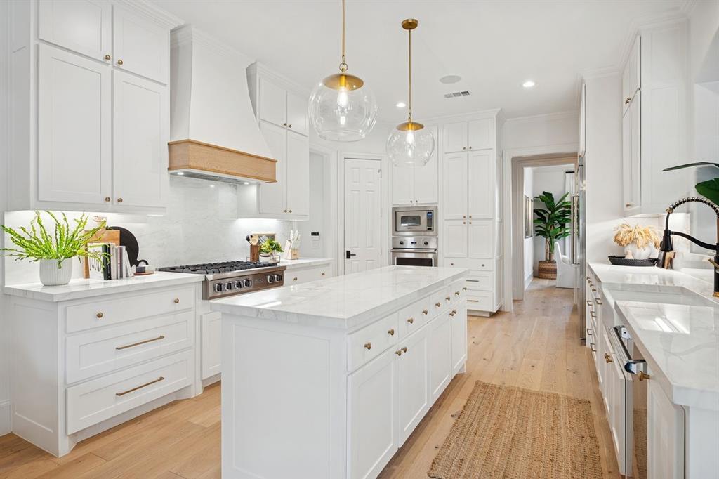 Lacima Manor - Residential