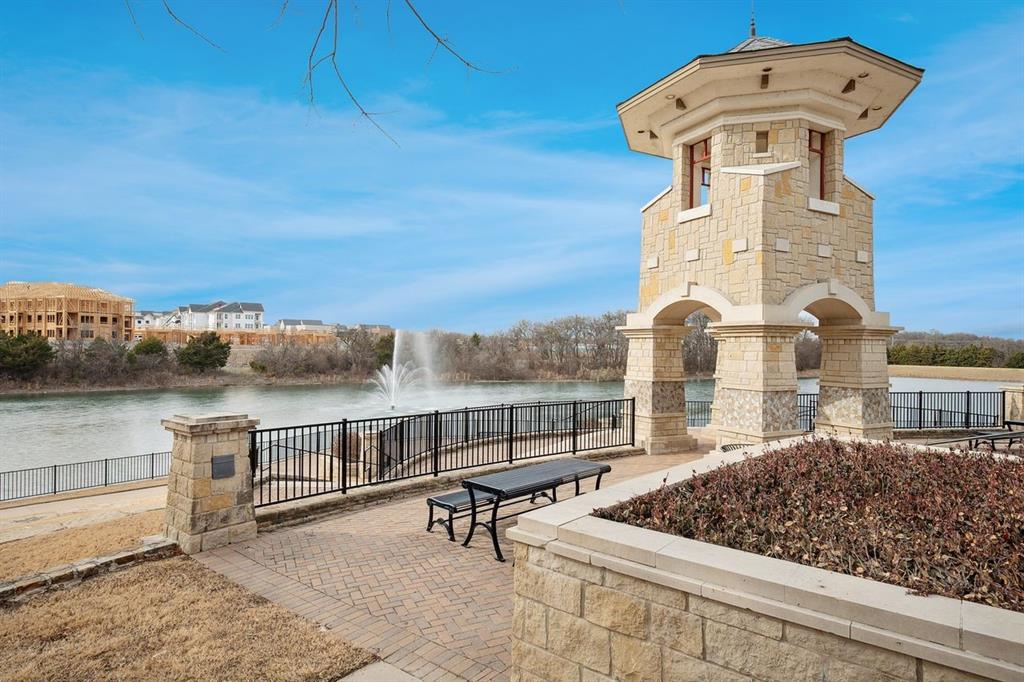 Lacima Manor - Residential