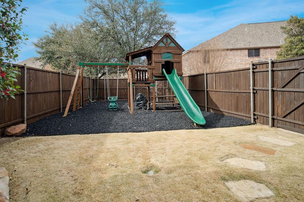 Lacima Manor - Residential