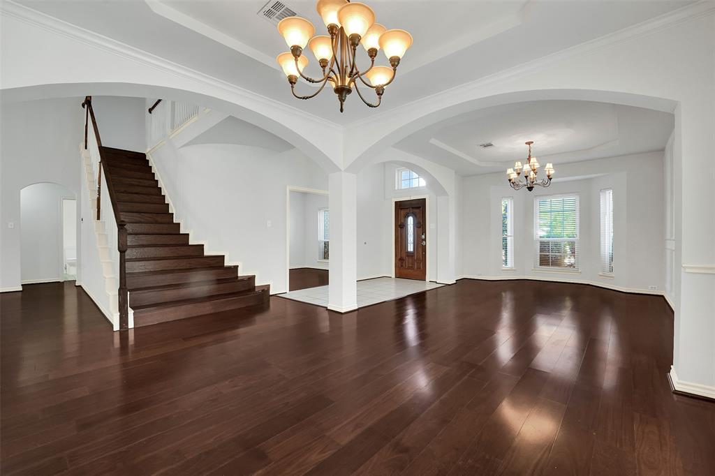 1210 Autumn Drive