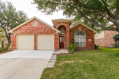 Photo of 534 Briaroaks Drive, Lake Dallas, TX 75065 (MLS # 21420462)