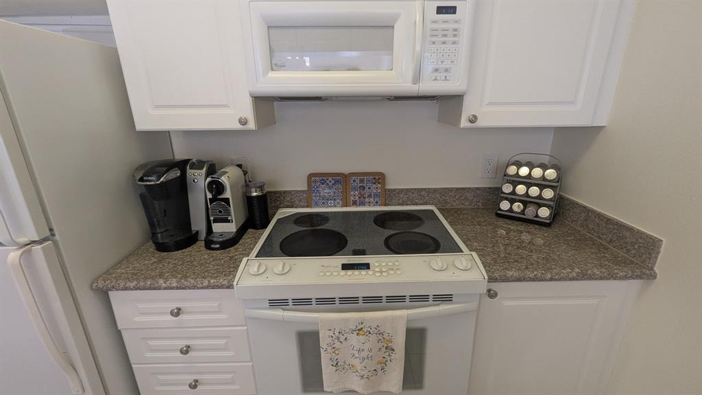 Wyndemere Condominiums - Residential