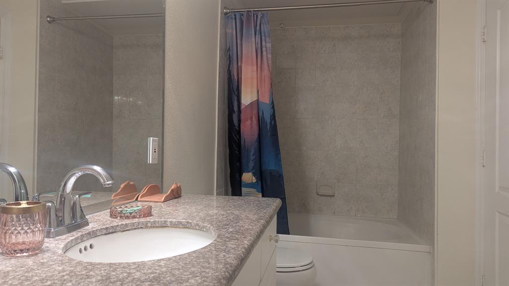 Wyndemere Condominiums - Residential