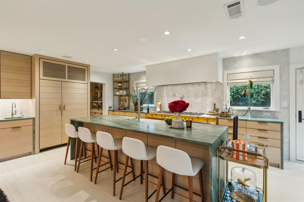 UNIVERSITY HEIGHTS - Residential