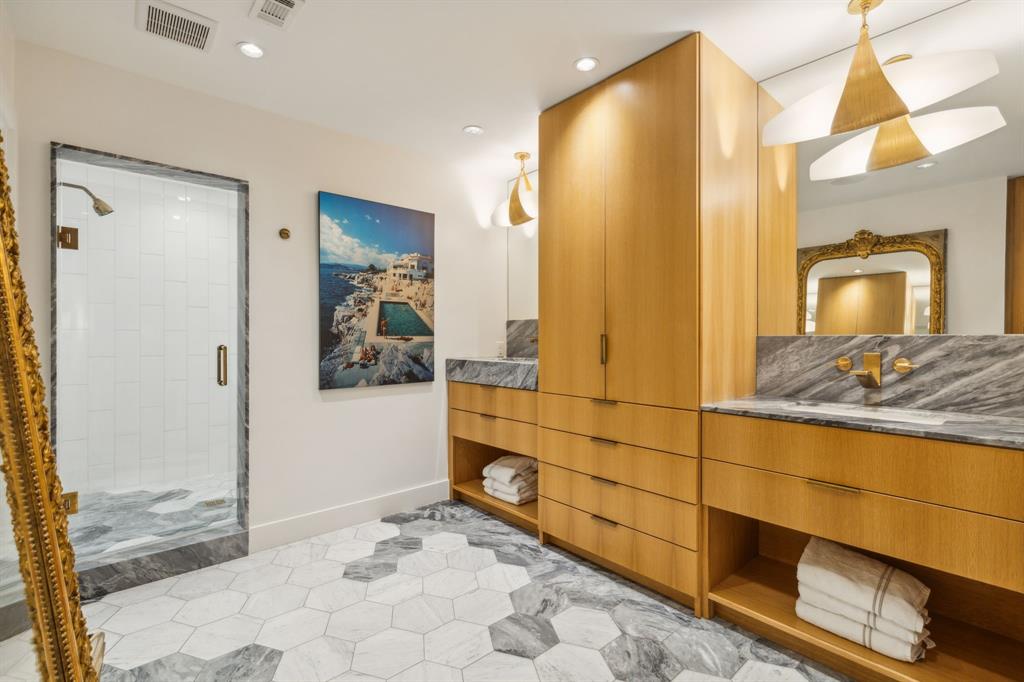 UNIVERSITY HEIGHTS - Residential